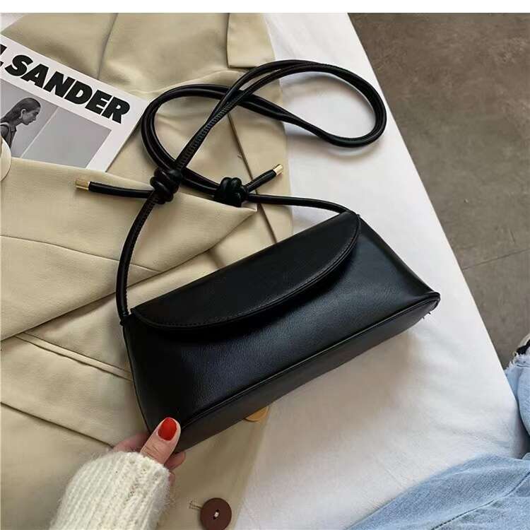 autumn Lady winter new tide net red French one-shoulder Crossbody solid color fashion Underarm Pu Leather small square bag