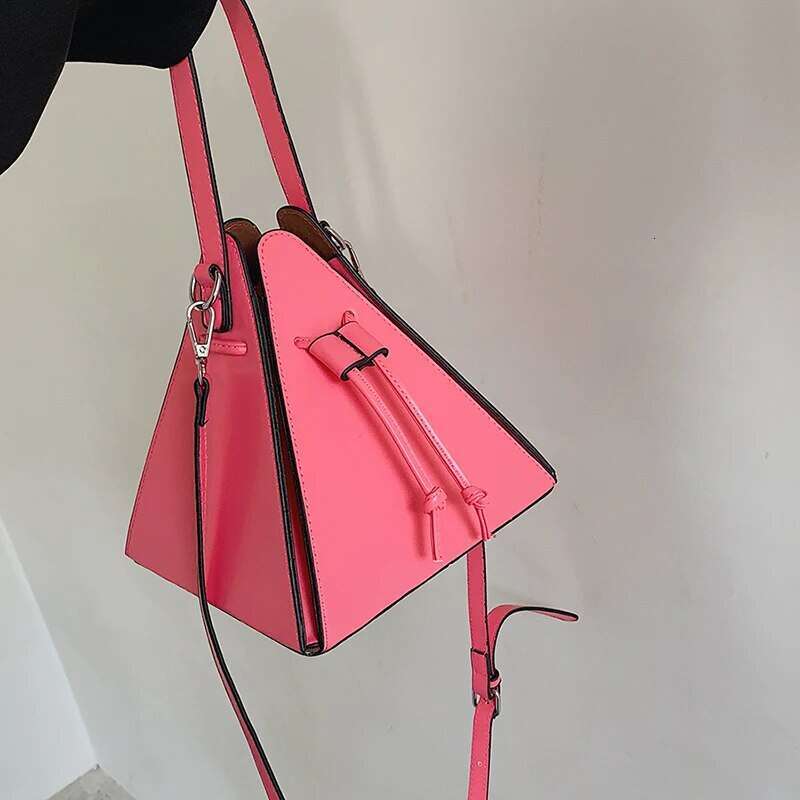 Sleek Minimalist Triangle Three-dimensional Drawstring Tote Shoulder Bag