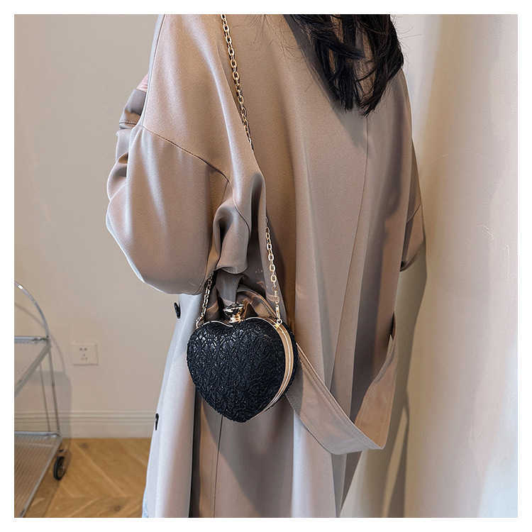 CMM Pressed Shell Love Box Bag New Personalized Chain Clip Mini Lipstick Spider Web Crossbody Bag