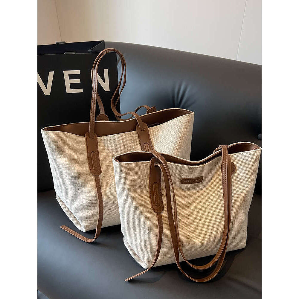 Fashion canvas for women, new 2023 summer large capacity single shoulder tote bag, college student class commuting bag