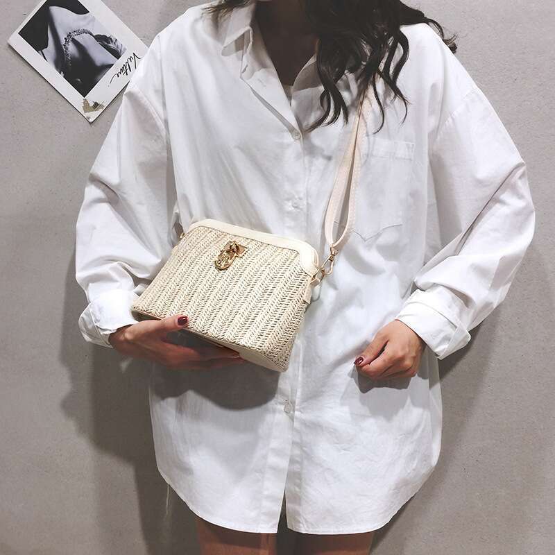 Chains Casual Straw Bucket 2025 Women Summer Messenger Rattan Bags Beach Lady Travel Purses and Handbags Shoulder Bag Hbags
