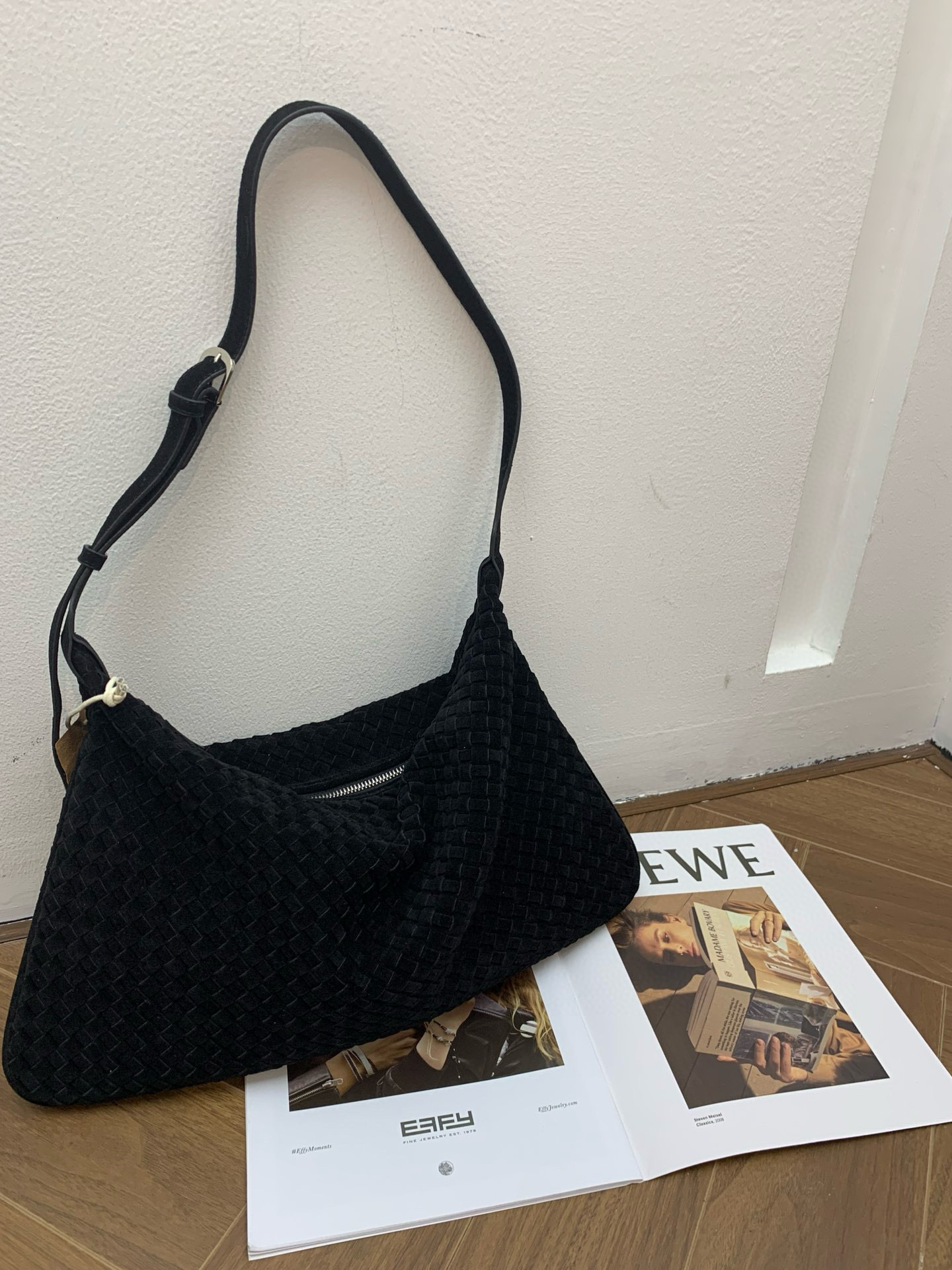 French Baton Crossbody: Faux Suede Woven Tote Bag For Everyday Elegance