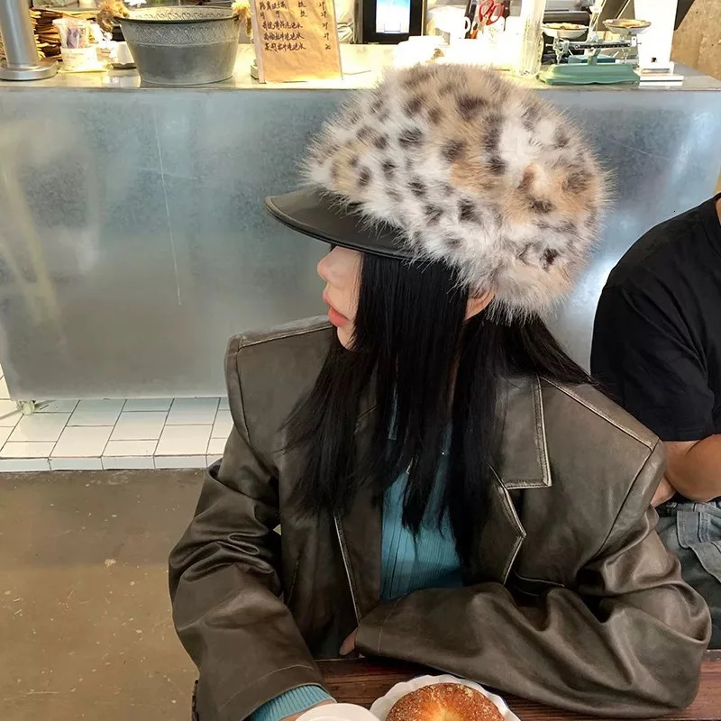 Fur Splicing Berets Women Korean Version Fashion British Leather Brim Painter sboy Hat Autumn Winter 241009