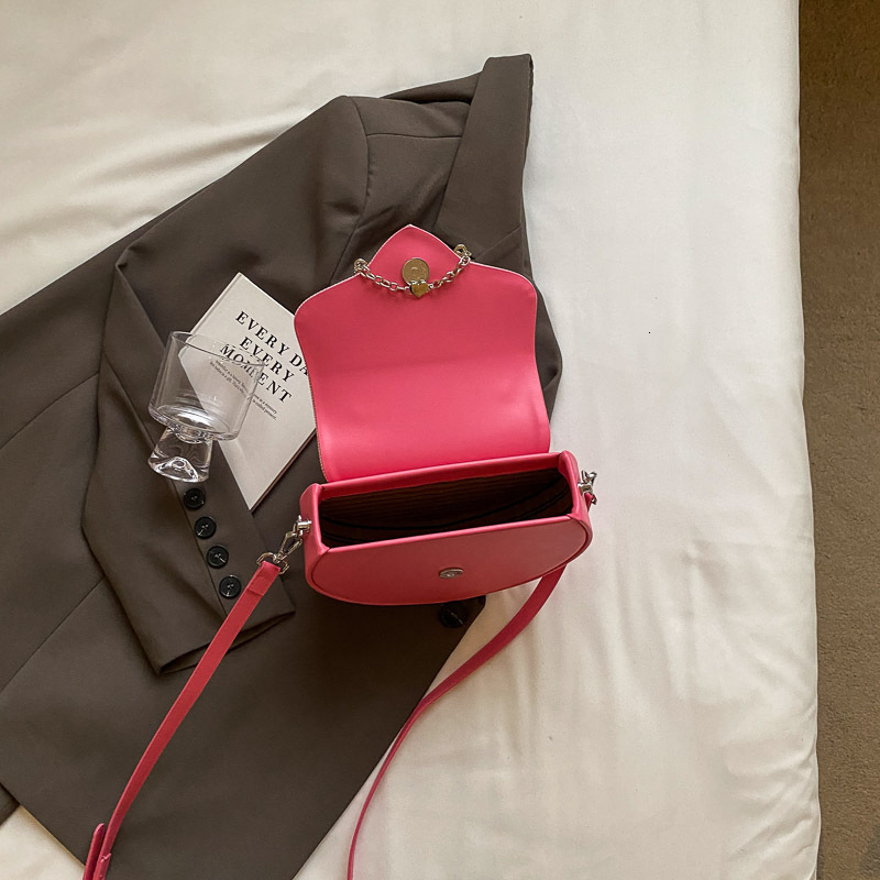 Pink girl heart-shaped handbag 2025 designer's new trendy fashion shoulder bag diagonal cross bag