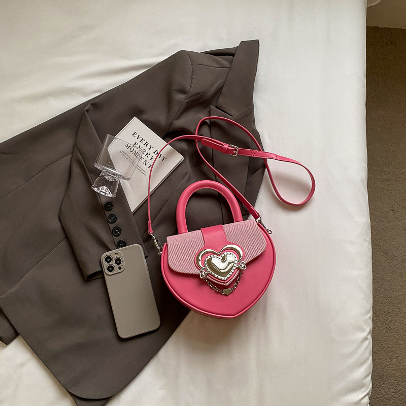 Pink girl heart-shaped handbag 2025 designer's new trendy fashion shoulder bag diagonal cross bag