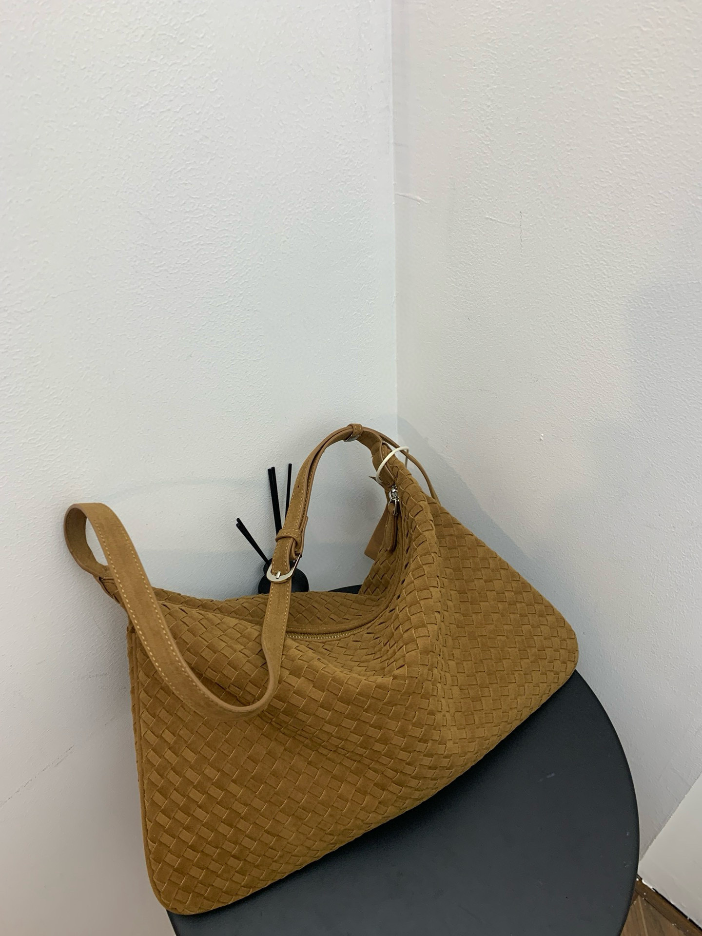 French Baton Crossbody: Faux Suede Woven Tote Bag For Everyday Elegance