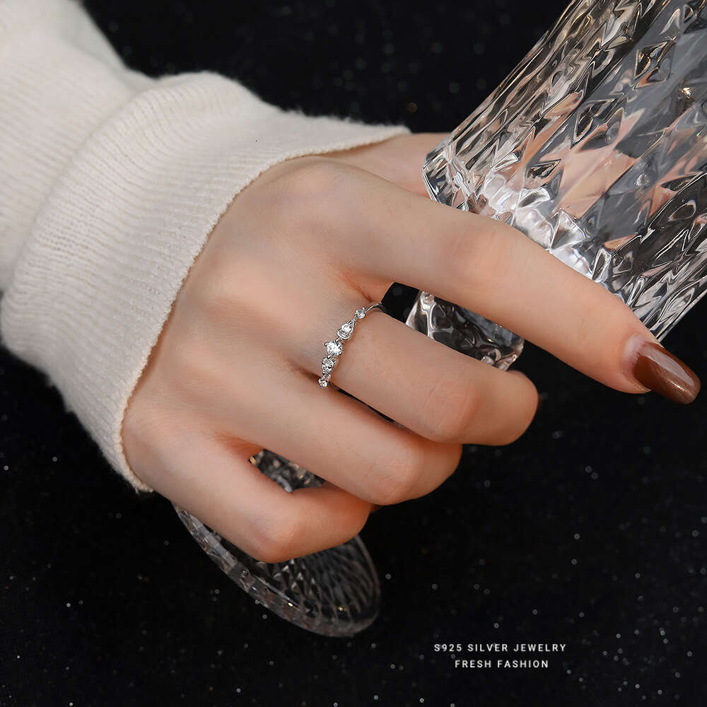 Sterg Sier Shiny Zircon Geometric Ring for Women Simple Elegant Party Wedding Jewelry Accessories