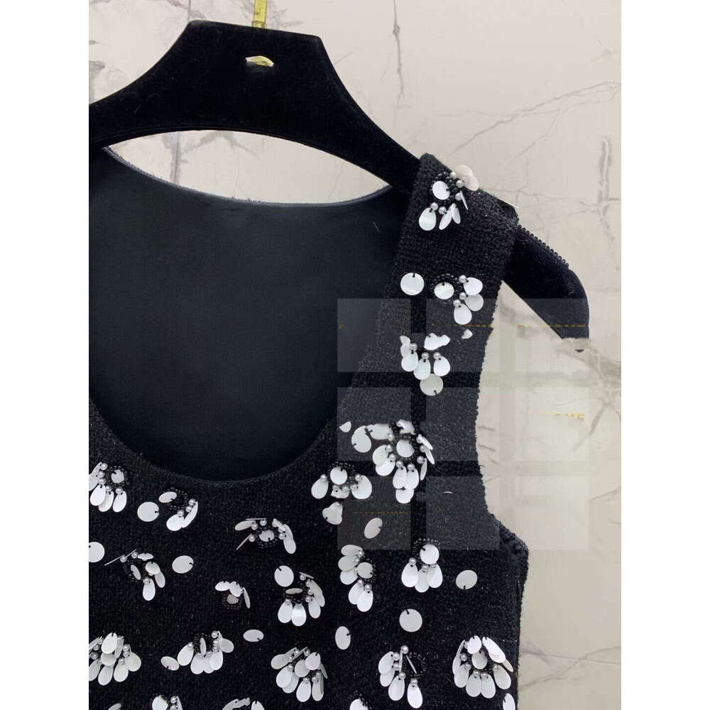 Women 3D Wer Appliques Round Neck Sleeveless Black Woolen Mini Dress
