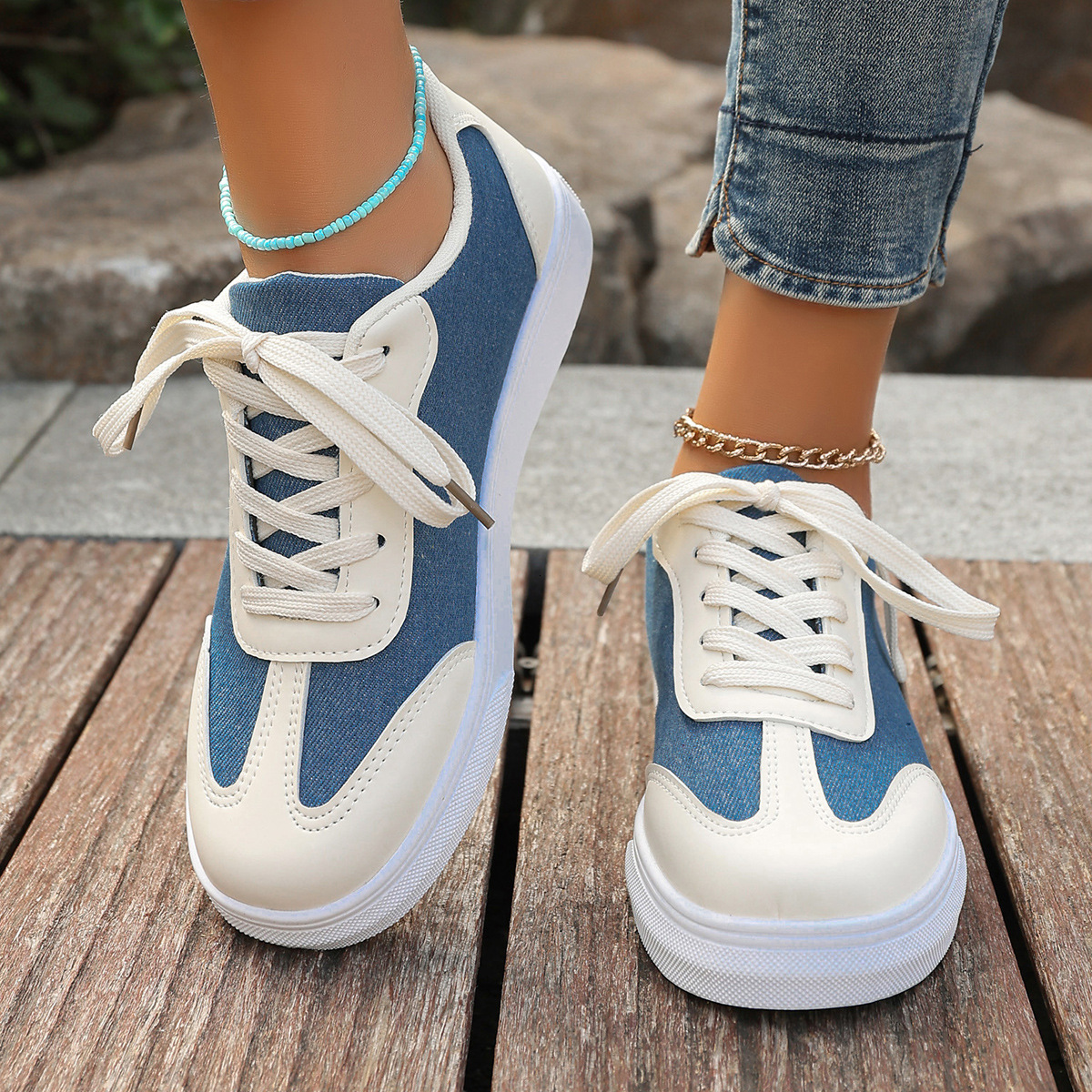 Canvas flat white shoes for women 2024 autumn new large round toe lace up sports and leisure shoes