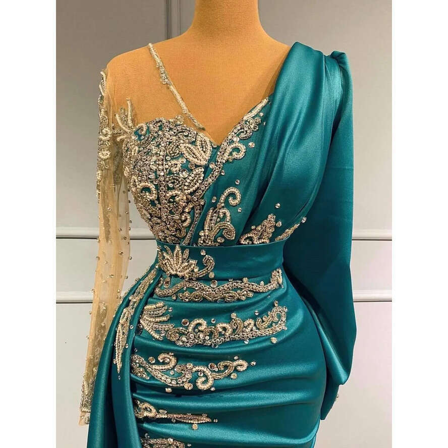 Long Sleeve Prom Evening Dresses 2023 Formal Ocn Wear Gold Appliques Beads Hunter Sheer Neck Arabic Robe De Soriee
