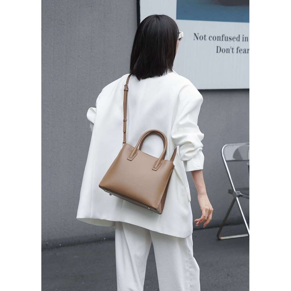 2024 New Stylish Large Capacity Cowskin Tote Coffee Kakhi Color First Layer Cow Leather Women Handbag All-Match Shoulder Bag
