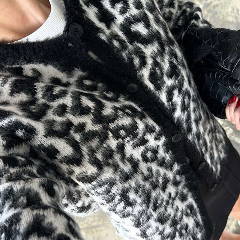 TARUXY Fashion Lepard Knitted Cardigan For Women Loose Casual Long Sleeve Retro Single Breatted Sweater Autumn Outwear