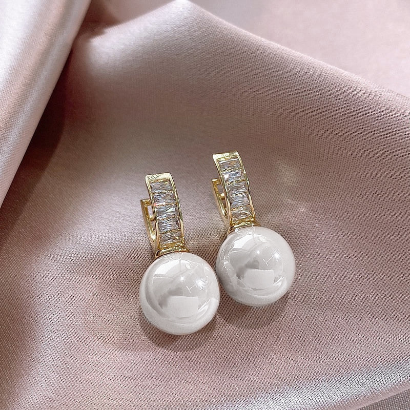 Stud Earrings Classic Pink Pearl Earrings Women Fashion Crystal Round Earrings Designer White Pearl Earrings Wedding Jewelry