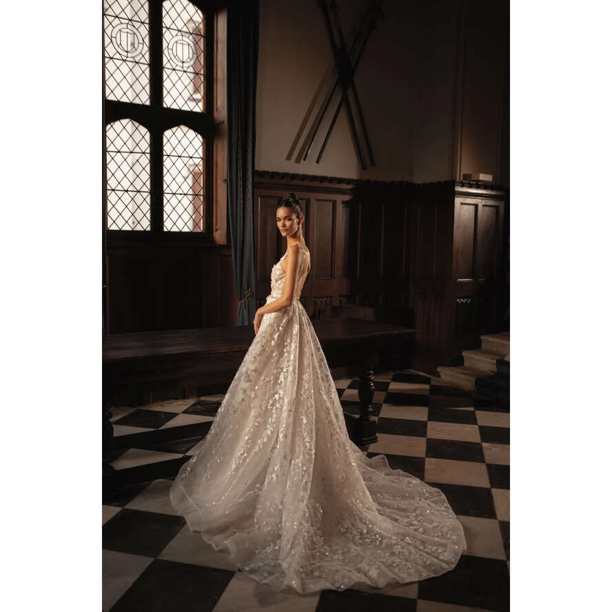Berta A E Dresses For Bride V Neck Slit Lace Wedding Dress Vestidos De Novia Backless Appliques Designer Bridal Gowns 0515