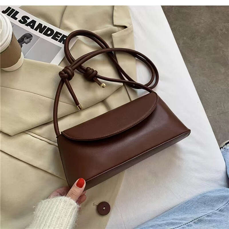 autumn Lady winter new tide net red French one-shoulder Crossbody solid color fashion Underarm Pu Leather small square bag