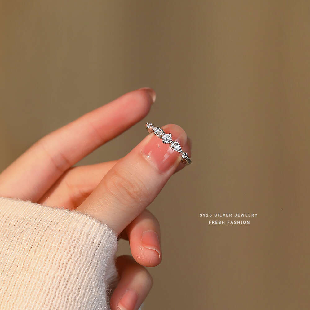 Sterg Sier Shiny Zircon Geometric Ring for Women Simple Elegant Party Wedding Jewelry Accessories