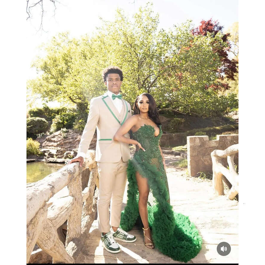 Stunning Crystal Green Prom Dress Black Sweetheart Beaded Sequins Evening Elegant Tulle Ruffle Thigh Split African Formal Dresses For Women 0515 Dr032