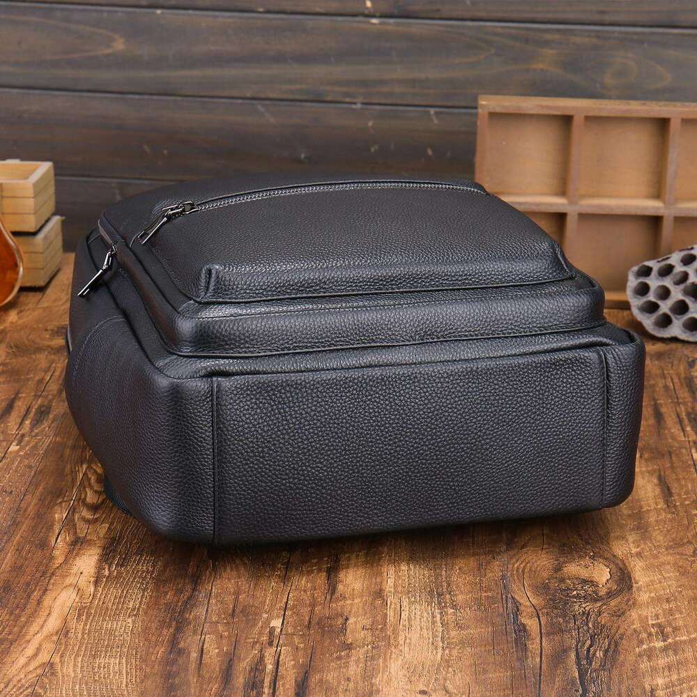 2023 Leisure High Quality 16 Inch Laptop Computer Notebook Genuine Leather Men's Backpack Vintage School Bagpack