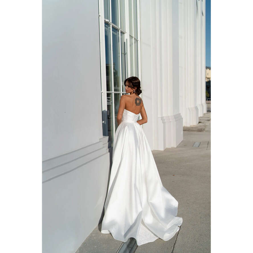 Sexy A E Dresses For Bride Sweetheart Wedding Dress Backless Ruched Long Designer Bridal Gowns Sweep Train 0515