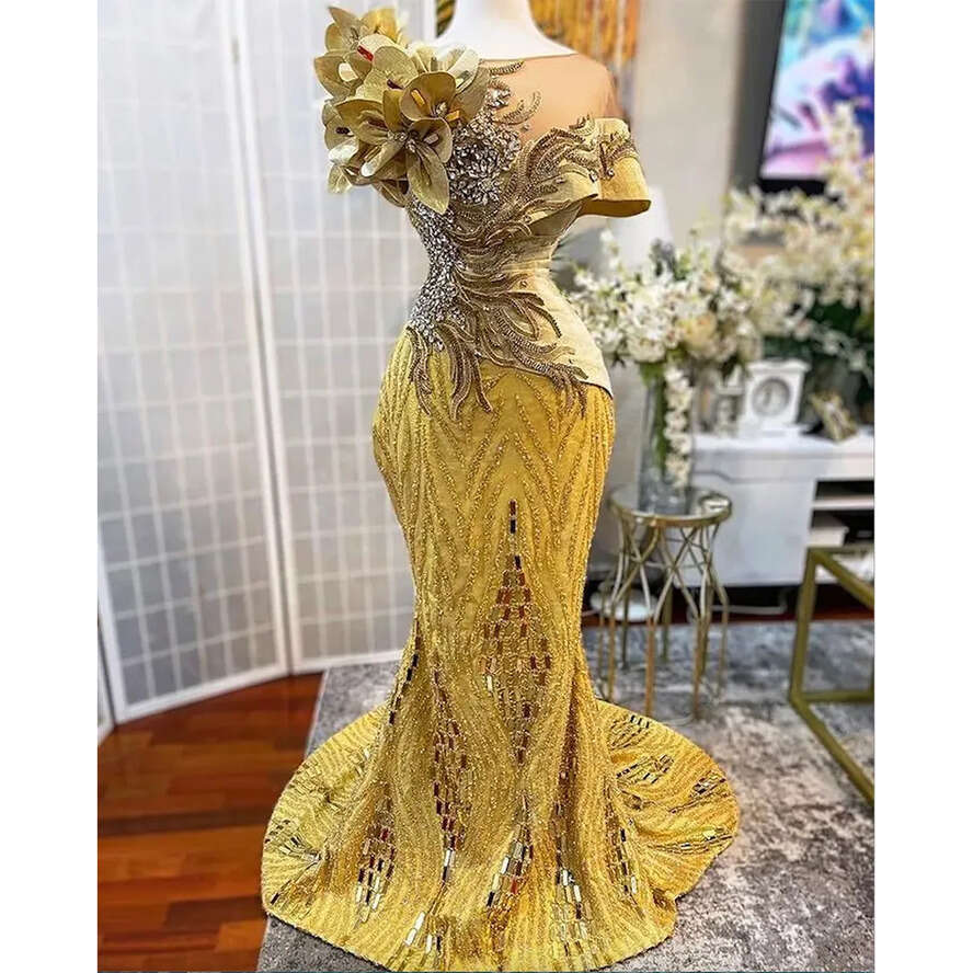 Size Plus Arabic Aso Ebi Gold Urious Sparkly Prom Dresses Beaded Crystals Stylish Evening Formal Party Second Reception Gowns Dress