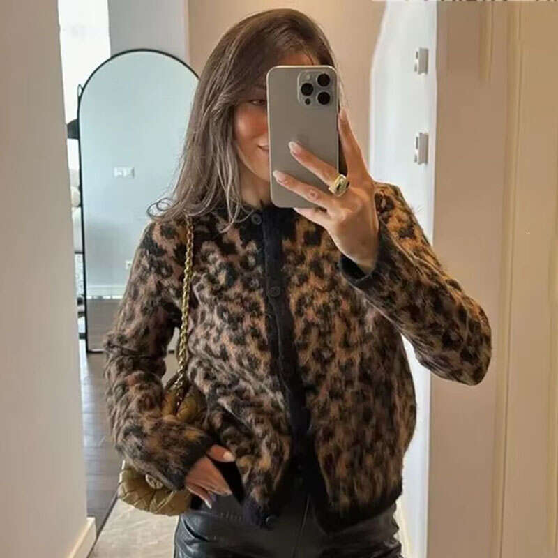 TARUXY Fashion Lepard Knitted Cardigan For Women Loose Casual Long Sleeve Retro Single Breatted Sweater Autumn Outwear