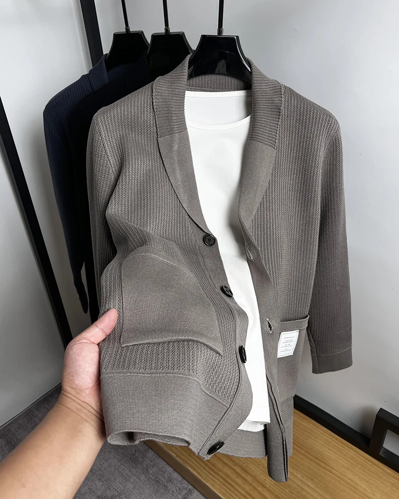High quality solid color simple knitted cardigan sweater mens highend jacket autumn and winter Korean version trendy 241024
