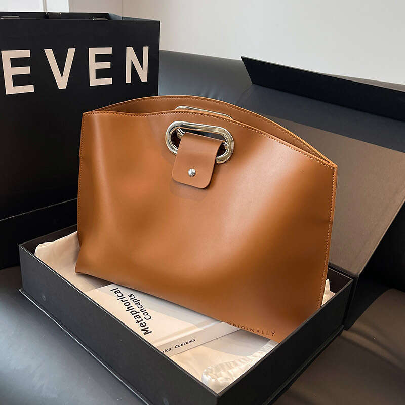Simple high-end handbag women 2024 new trendy stylish large capacity tote bag for work and commuting, hand-held briefcase