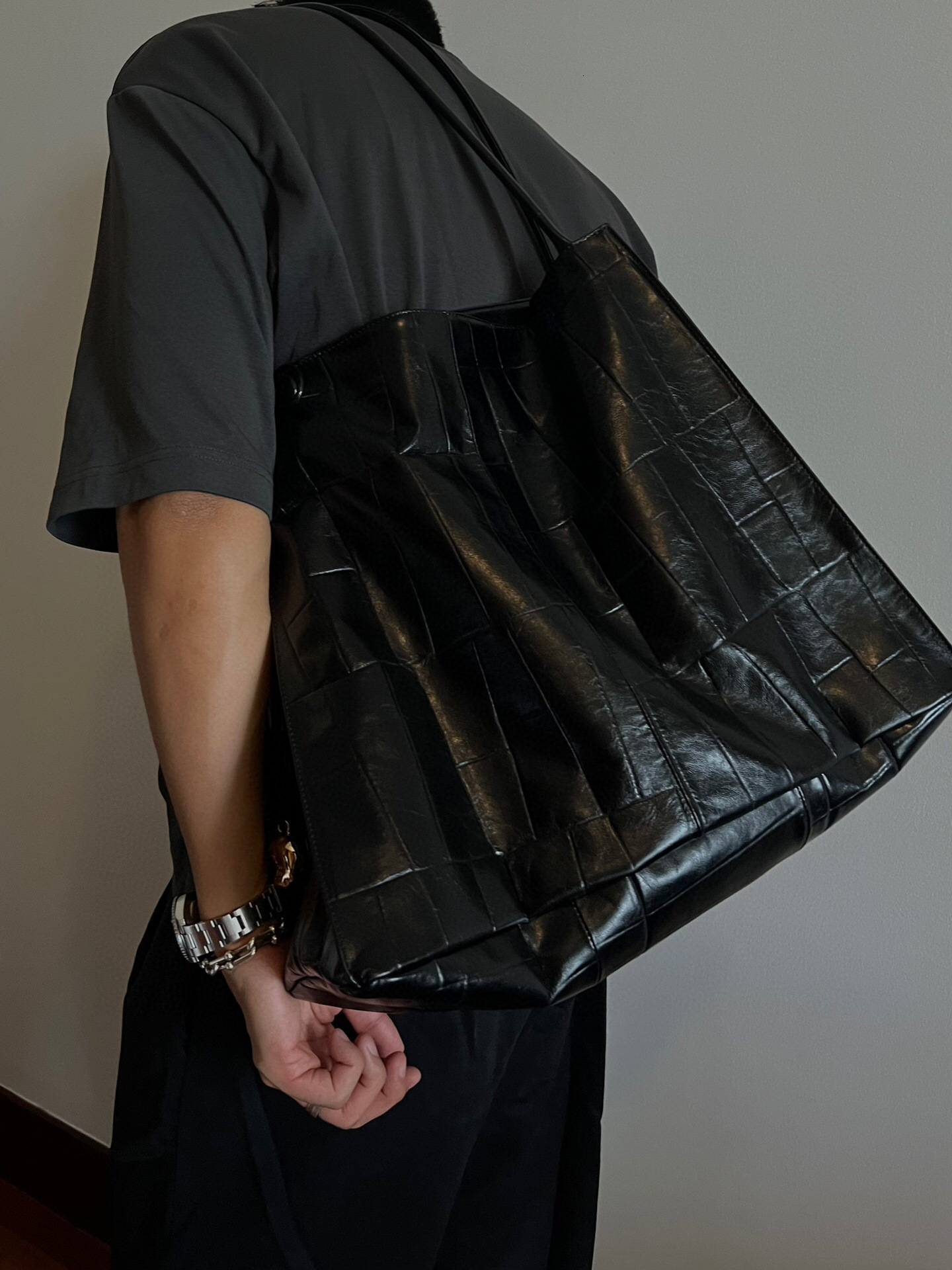 2024Large Capacity Genuine Leather Tote - Casual & Stylish Versatile Shoulder Bag For Women (Head Layer Cowhide, Black)