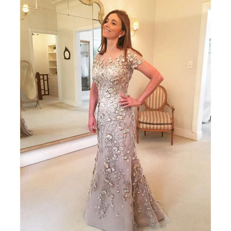 Champagne Elegant Mother Of The Bride Dresses Short Sleeves Lace Long Formal Wedding Party Guests Gowns Plus Size Evening Dress