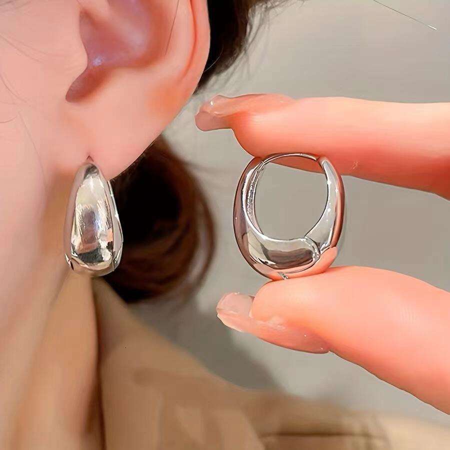 Simple Glossy Thick Hoop Earrings Copper Jewelry Elegant Retro Style Suitable for Women's Daily Leisure
