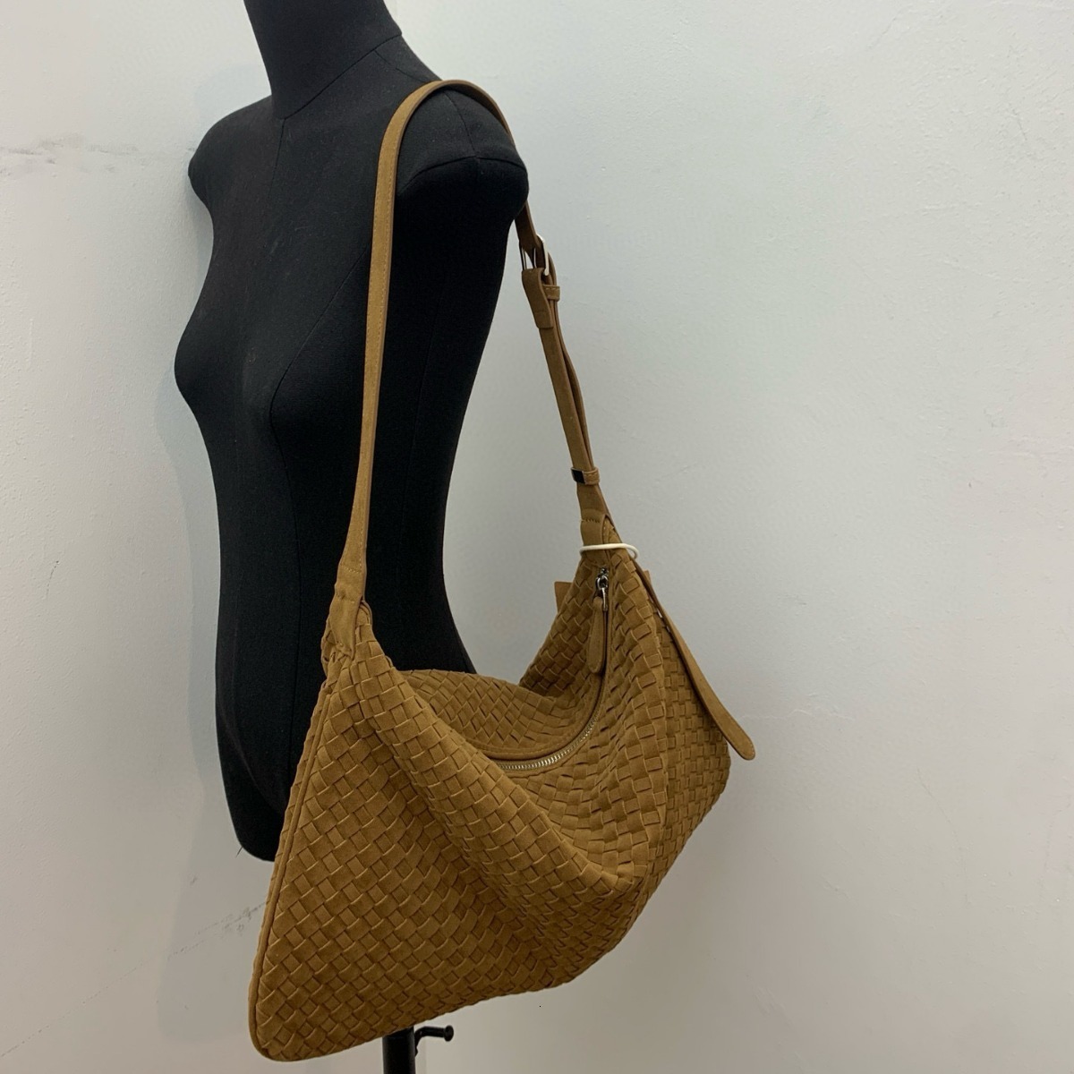French Baton Crossbody: Faux Suede Woven Tote Bag For Everyday Elegance