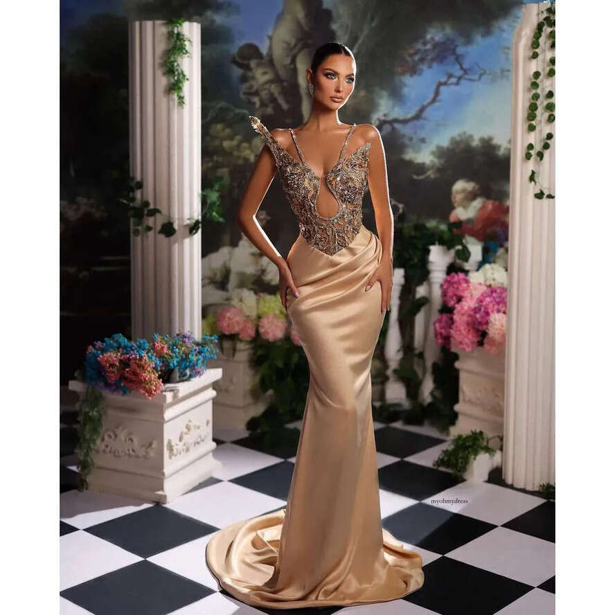 Gold Mermaid Prom Dresses Sleeveless V Neck Straps Appliques Sequins Beaded Or Length 3D Lace Satin Dias Evening Dress Bridal Gowns Plus Size Custom M