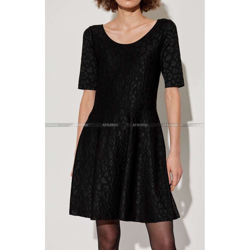 Women Round Neck Short Sleeve Medusa Jacquard Knit Mini Dress
