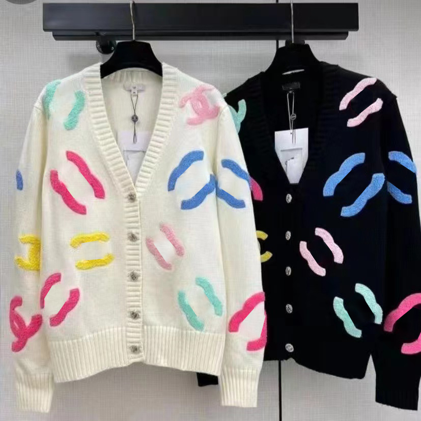 Autumn and winter new high-end quality round neck long sleeved knitted sweater cardigan top, fashionable and versatile loose sweater women's popular item