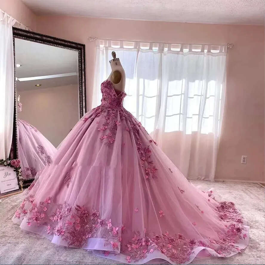 Pink Pretty Wers Lace Beaded Quinceanera Dresses Off The Shoulder Princess Ball Gown Prom Evening Puffy Long Train Sweet 15 16 Dress For Girls Formal 