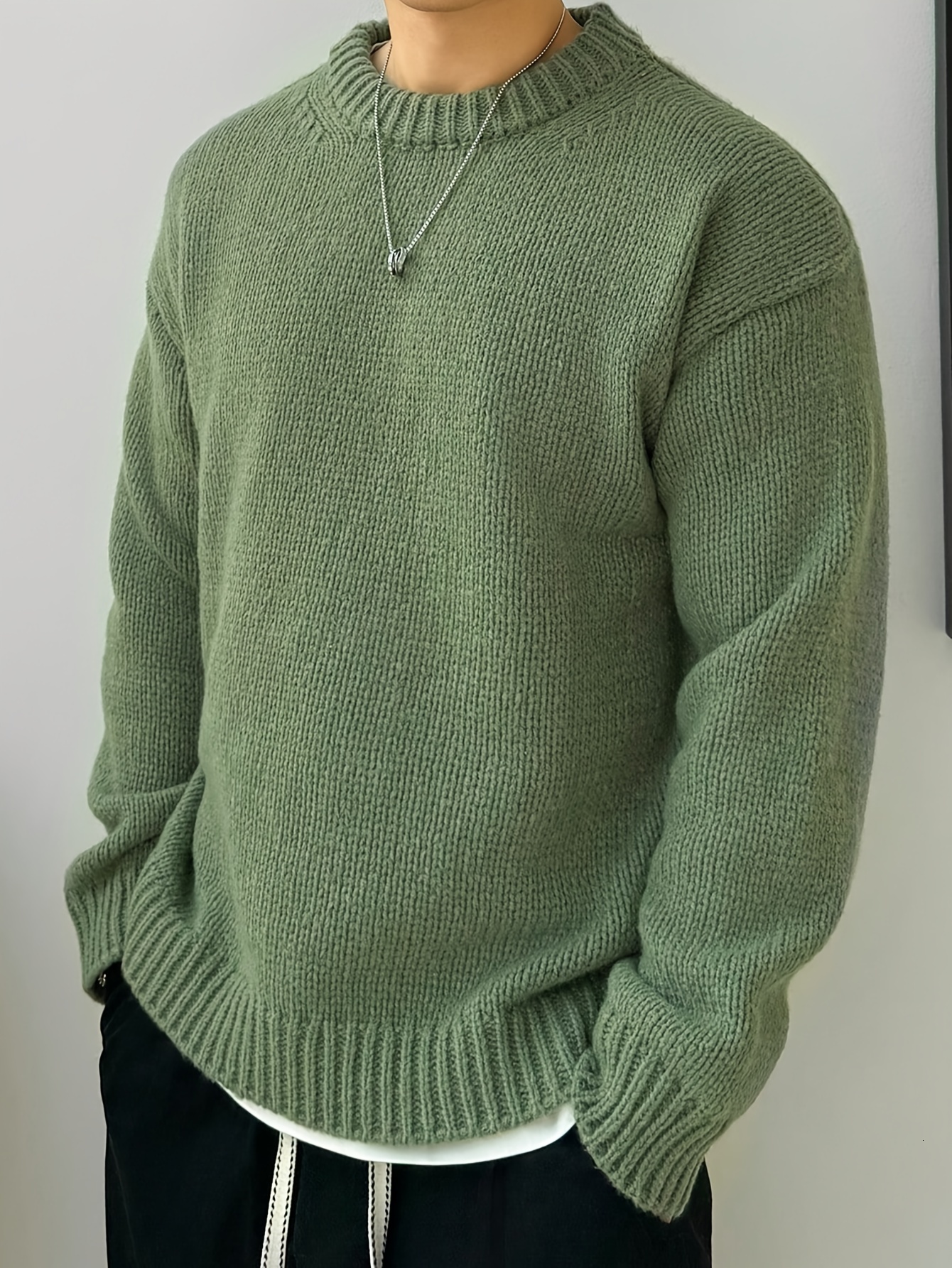 Men's solid color knitted pullover sweater, casual long sleeved round neck sweater for autumn and winter men's sweater