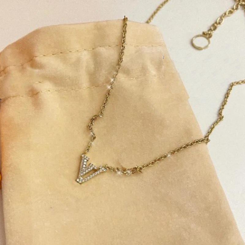 Women Necklace Brass Full Diamonds Letter Pendant Luxu Fashion Jewelry Without Box