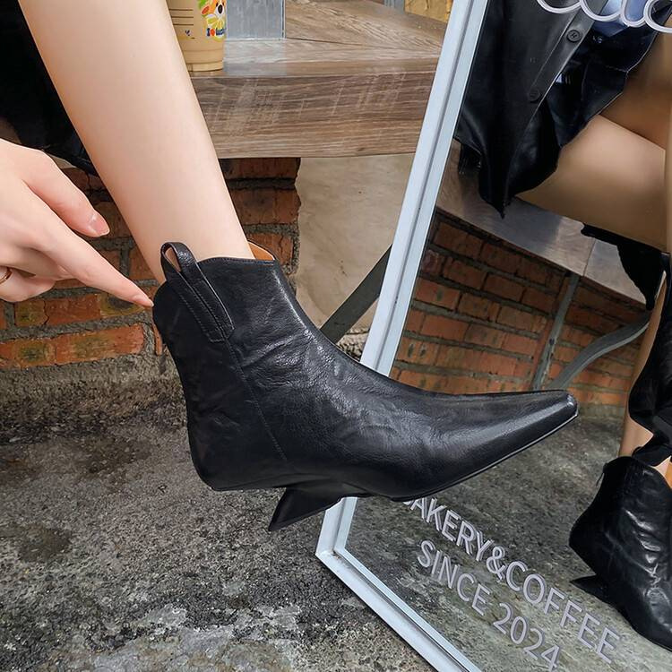 Women's Fashion Boots:Retro Style Martin Boots New Trendy Niche Special Design Versatile,Black/Brown,Free shipping