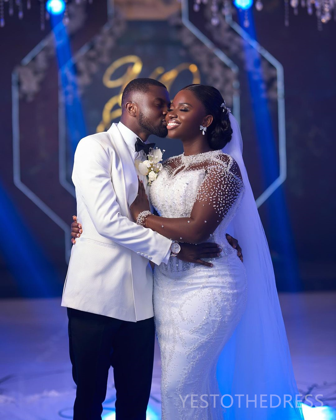 2025 Plus Size African Wedding Dress For Bride Bridal Gowns Detachable Train Illusion Mermaid Sheer Neck Beaded Lace Long Sleeves Wedding Gowns For Bl