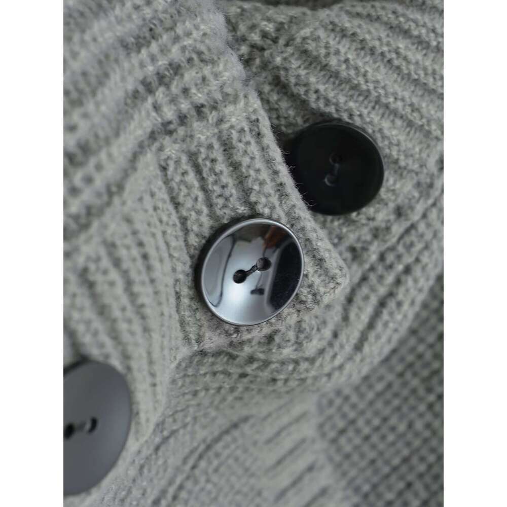 TRAFZA Women Fashion Knitted Pockets Buttons V-Neck New 2024 Spring Fall Casual Loose Sweater