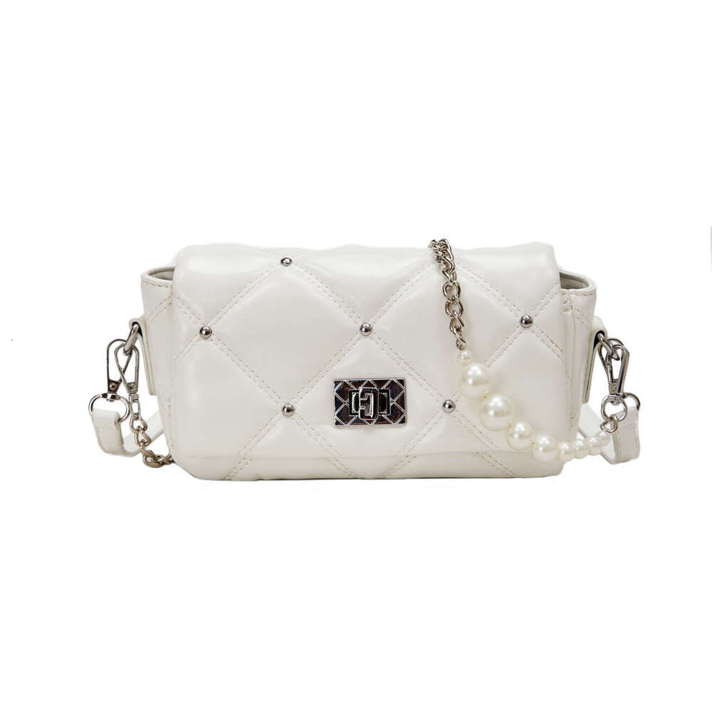 Handheld Pearl Fragrant Style for Women 2024 Summer New Ins Fashion Diamond Grid Chain Small Square Crossbody Bag