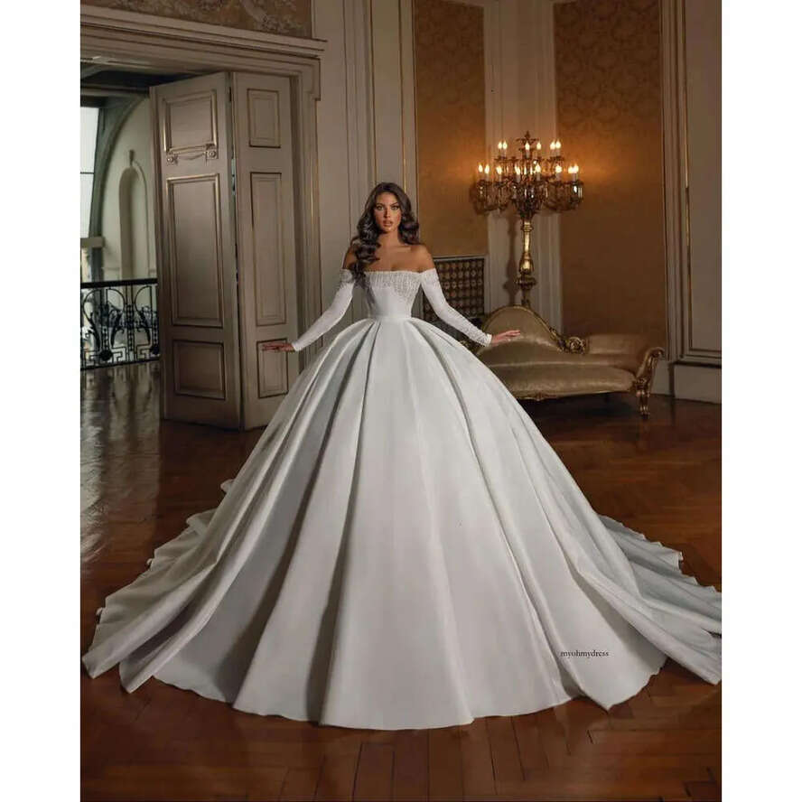 Strapless Ball Gown Dresses Sleeves Beads Crystal Bg Princess Queen Wedding Dress Long Train Bridal Gowns 0515