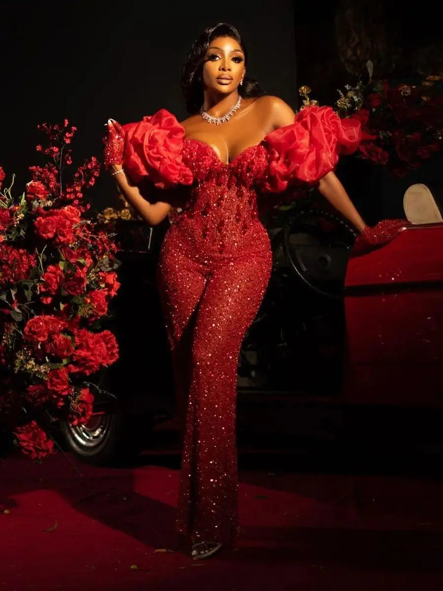 Luxurious Women Jumpsuits Beaded Rhinestones Prom Dresses Crystals Sequins Red Glitter Evening Gowns With Ruched Short Sleeves Sweetheart Corset Pagea