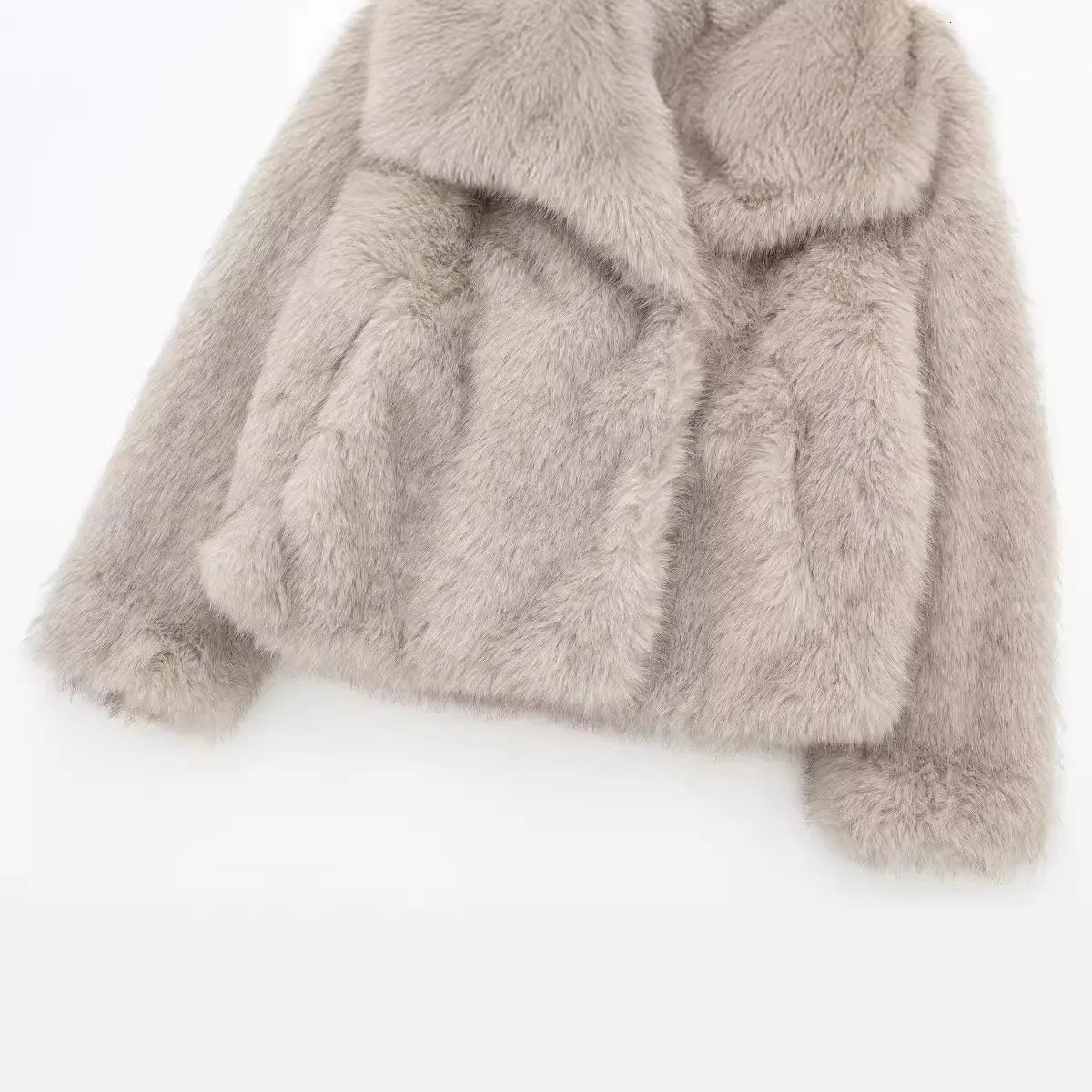 ZADATA Womens 2023 Winter European and American Style Artificial Fur Effect Short Jacket 4360240 712 241024