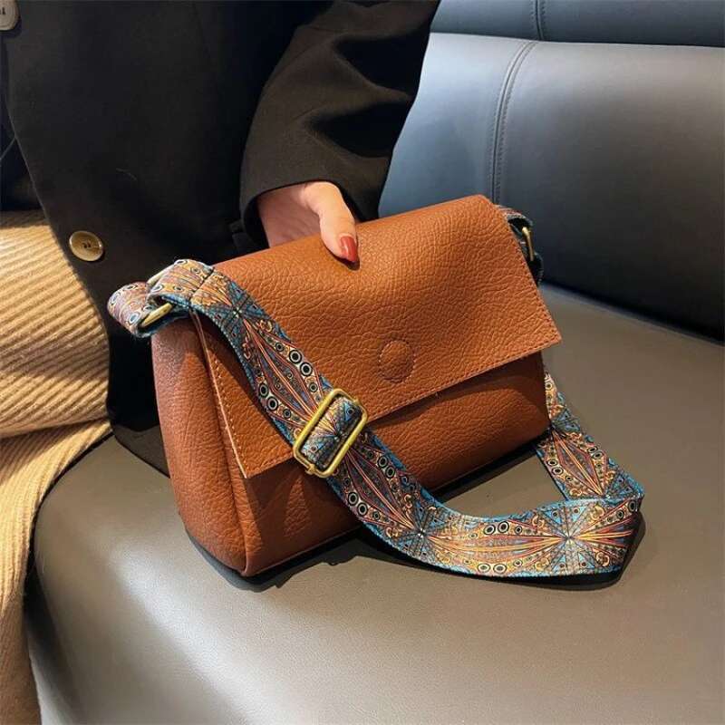 Leather Solid Tote Crossbody for Women 2025 Tend Simple Shoulder Side Bag Quality Female Handbags and Purses