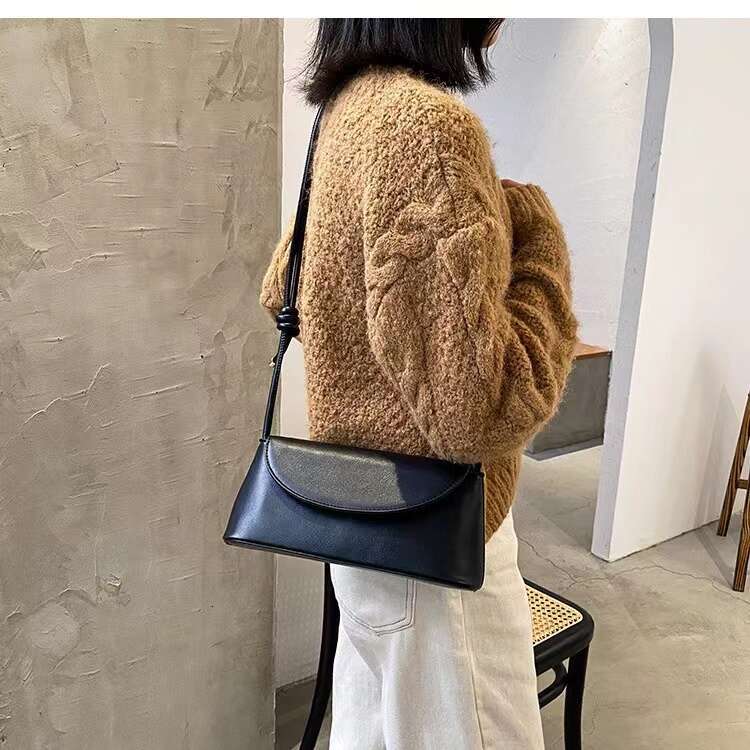 autumn Lady winter new tide net red French one-shoulder Crossbody solid color fashion Underarm Pu Leather small square bag