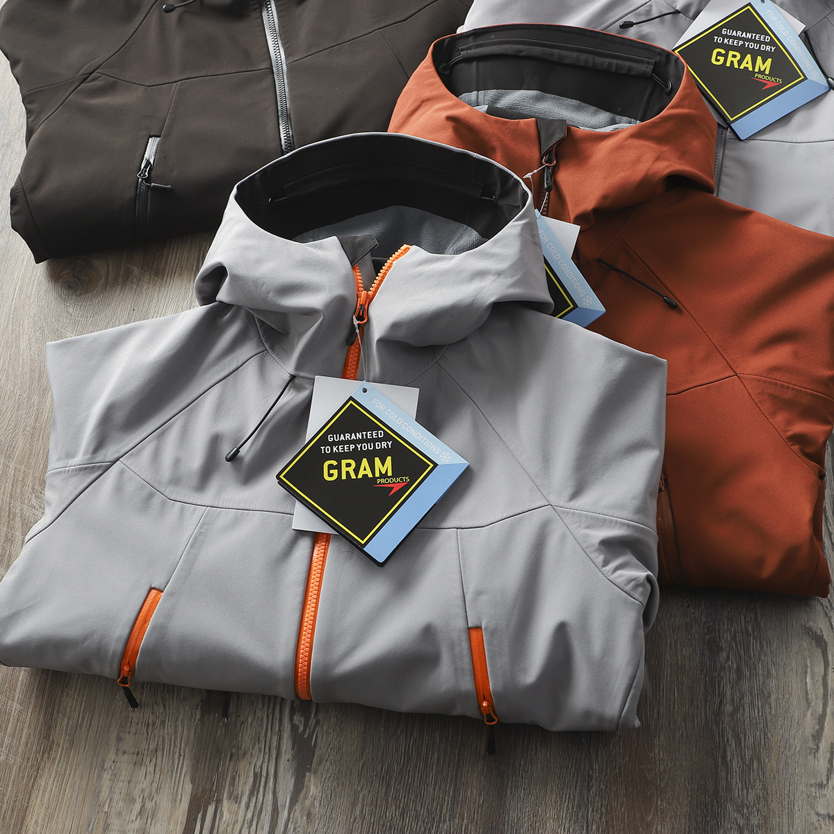 2024 new designer's same rocket main push cabinet 3K+outdoor windproof and waterproof hooded soft shell assault suit