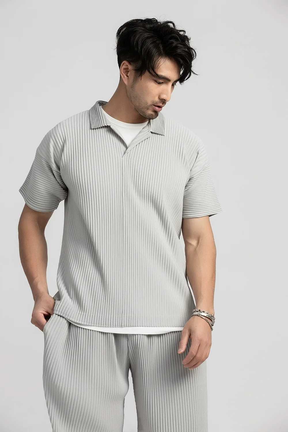 Miyake Lapel Top Polo T Shirt For Men Pleated Short Sleeve Polo Shirt Summer Clothes For Men Loose Fashion StreetwearXJ241211