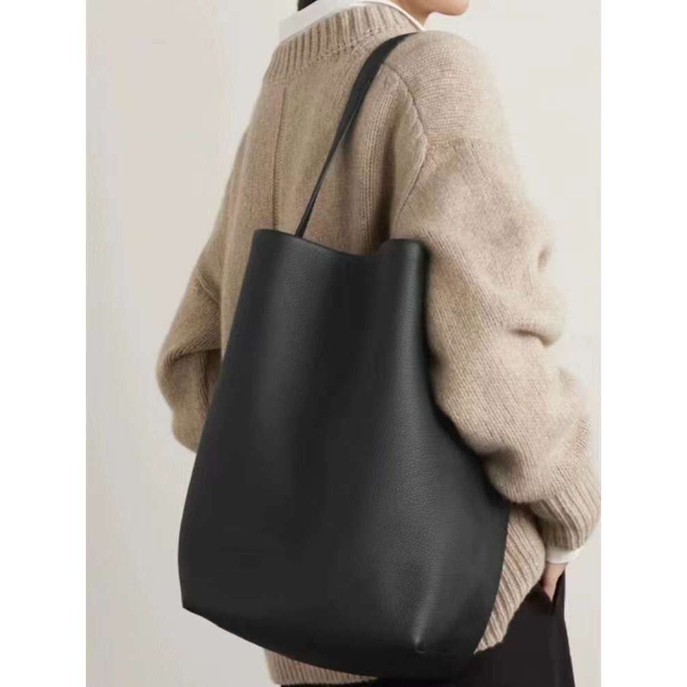 New 2025 Bucket Senior Shoulder Handbag Litchi Grain Cowhide Large Capacity Tote Bag Female