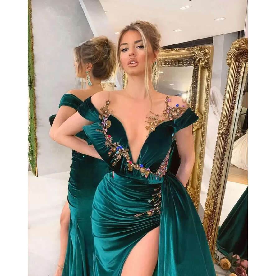 New Bottle Green Illusion Veet Evening Deep V Neck Prom Dresses Crystals Side Split Cap Sleeves Celebrity Women Formal Party Pageant Gowns Bc14269